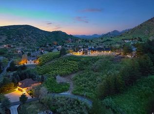 10667 Hidden Ridge Ln, Sandy, UT 84092