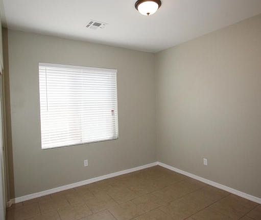 4th image of 104 E Camino Del Abedul
