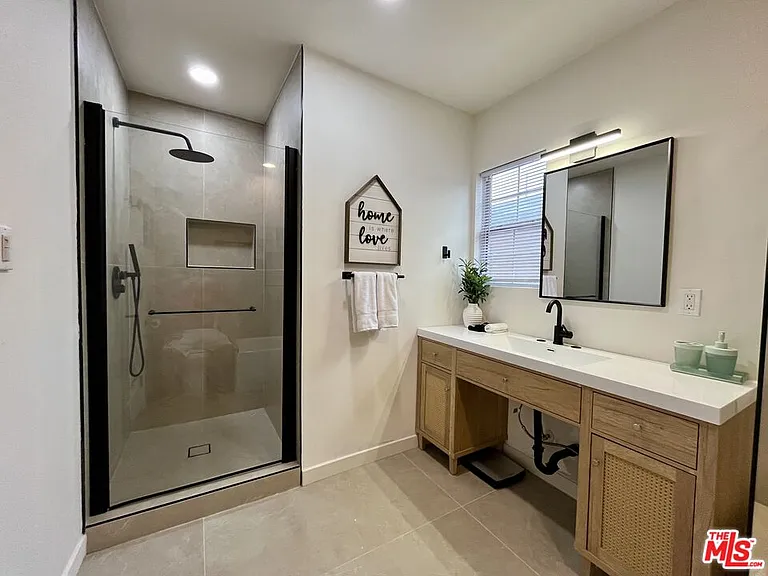 1825 Stearns Dr — Photo 9