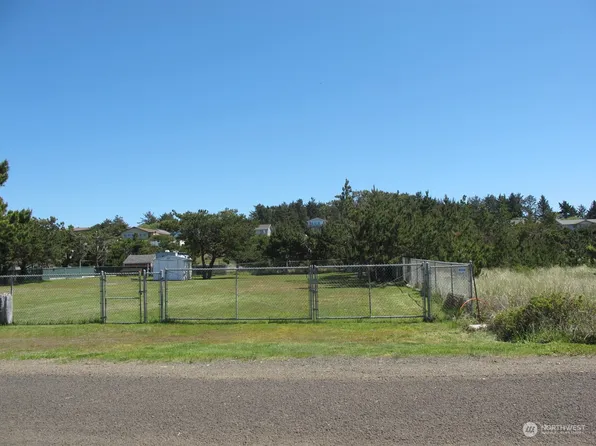 33302 H Place, Ocean Park, WA 98640