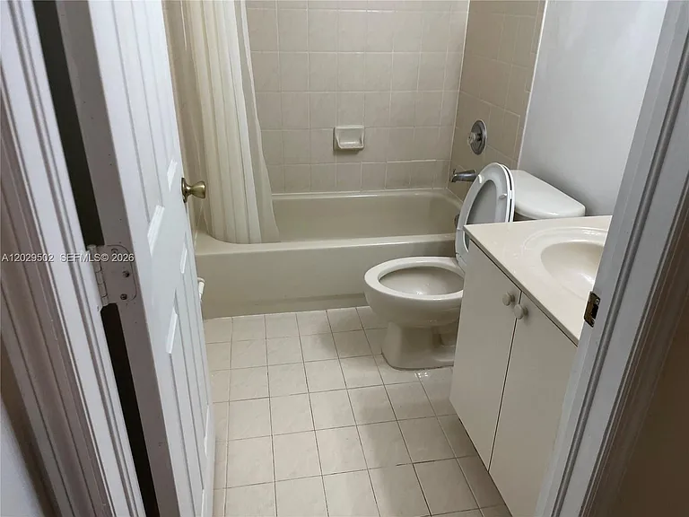 7980 S Southwood Cir #0 — Photo 18