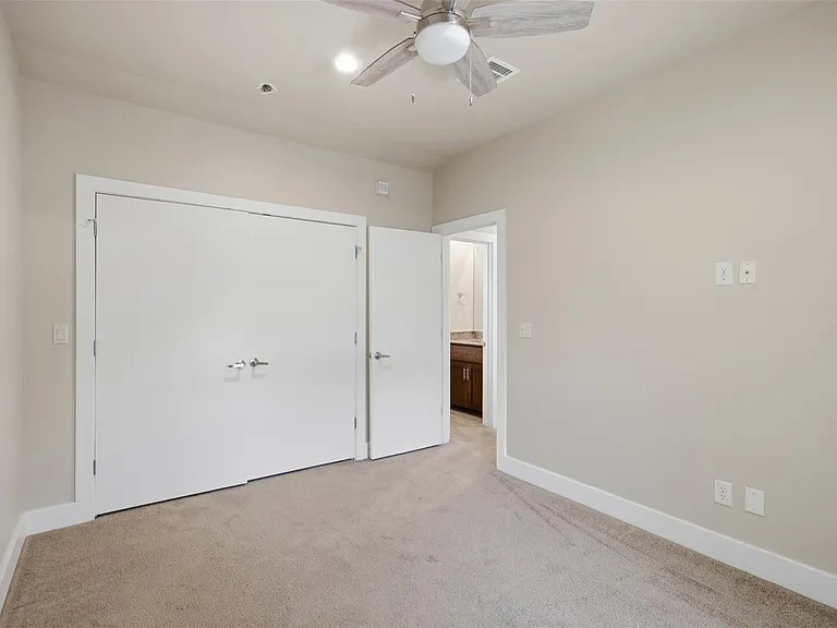 1315 W Anderson Ln #B — Photo 18