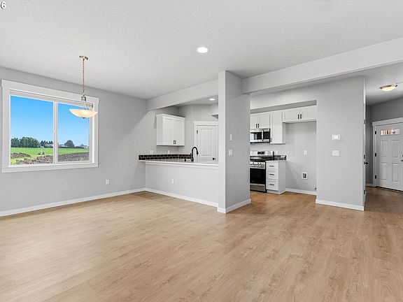 4th image of 7036 N Montgomery Way