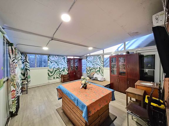 3rd image of 186 Dahill Rd #2R