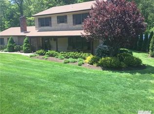 18 Jomar Rd, Shoreham, NY 11786