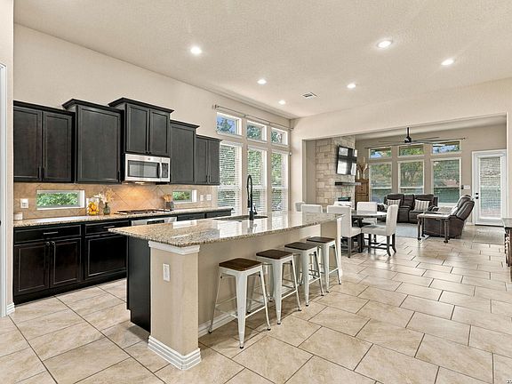 3rd image of 3784 CREMINI DR