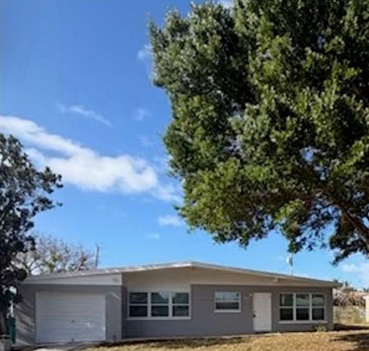 1st image of 204 W Alma Dr