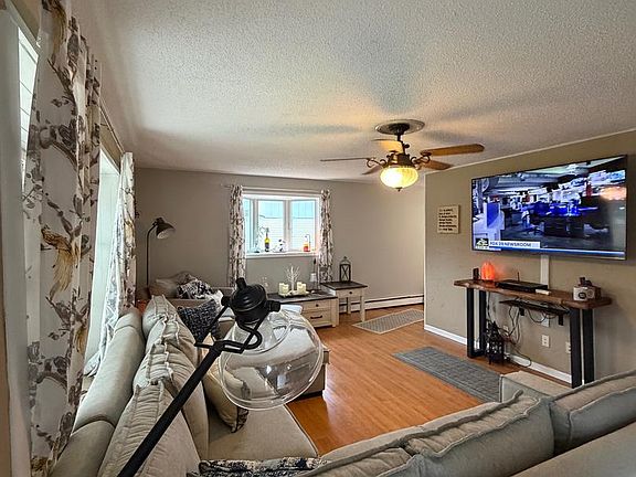 2nd image of 425 San Francisco Ave