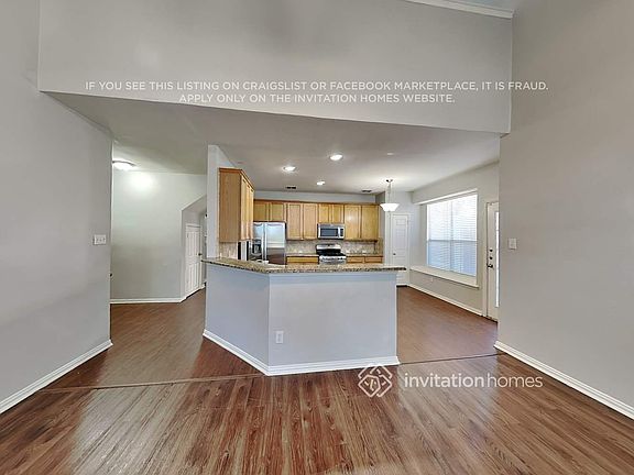 4th image of 1525 Swan Lake Dr