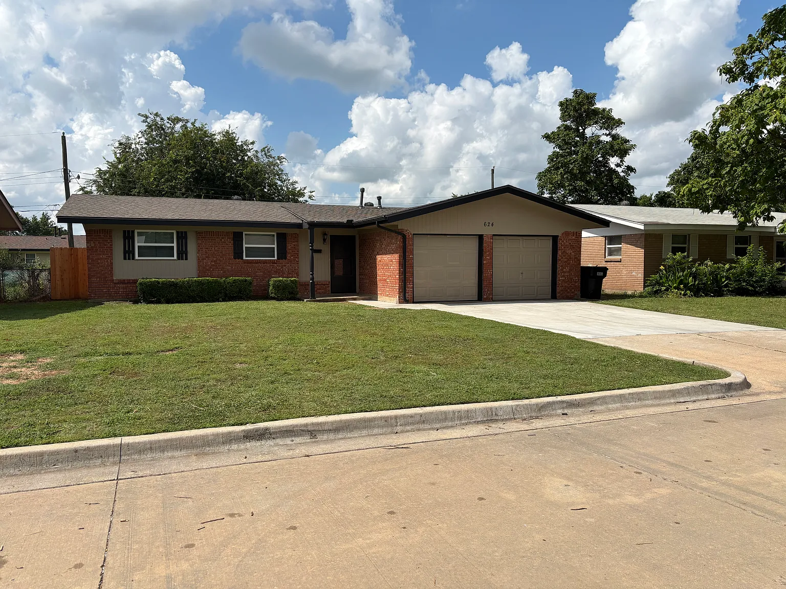 3 bed, 1.5 bath, 1050 sqft, $1,395 — Photo 1