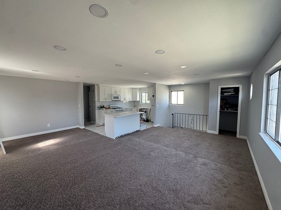 1st image of 492 E Meadow Ave