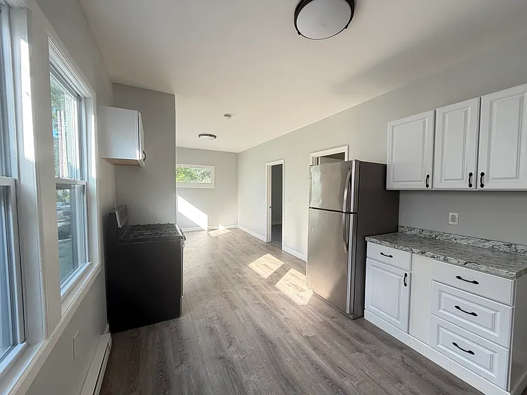 2026 Hertel Ave #A5 — Photo 4