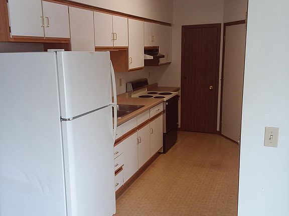 2nd image of 100 1/2 Becker Ave #C