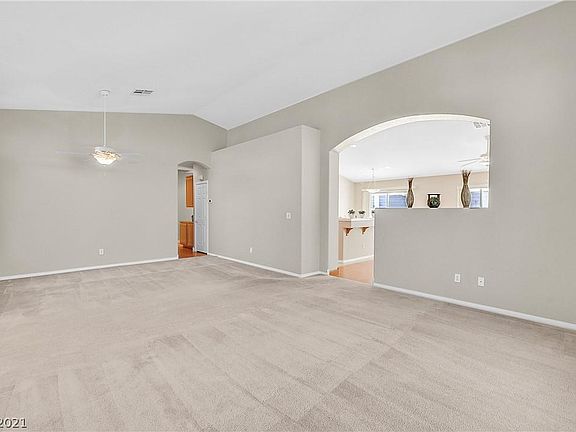 5th image of 329 Velino Ave