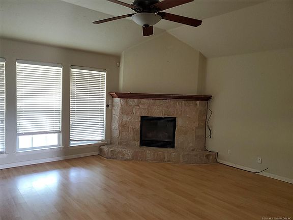 5th image of 26739 Duck Pond Dr