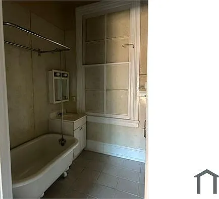 222 W Madison St #1A — Photo 5