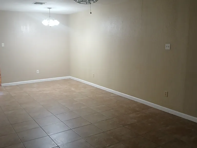 5101 Middlecoff Rd — Photo 34