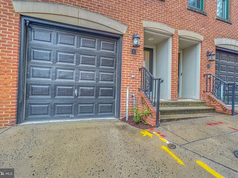 32 S Regester St — Photo 56