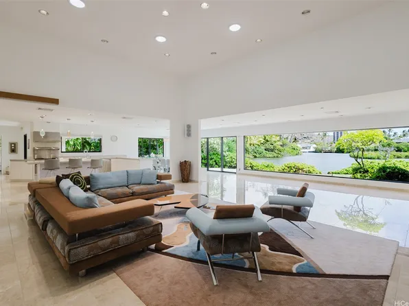 5949 Kalanianaole Hwy APT A, Honolulu, HI 96821