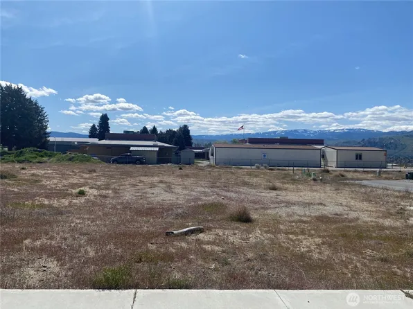 182 Harold Street NE, East Wenatchee, WA 98802