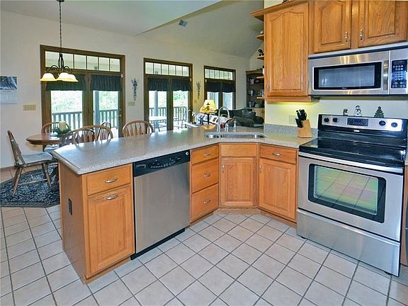 5th image of 100 Twin Pine Ln