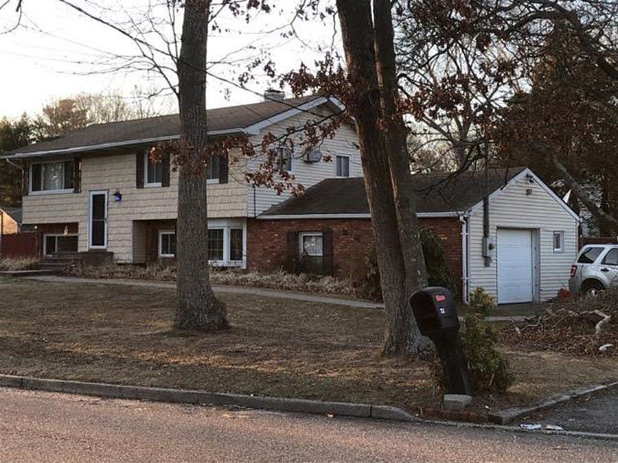 2nd image of 33 W Denis Ln