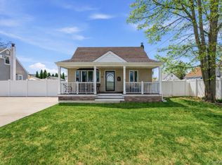 287 43rd Street, Lindenhurst, NY 11757
