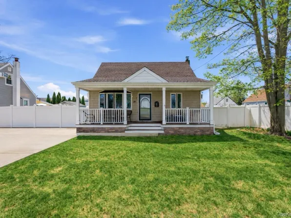 287 43rd Street, Lindenhurst, NY 11757