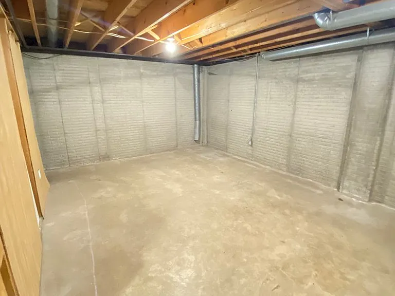 1785 Alexandra Ct — Photo 23
