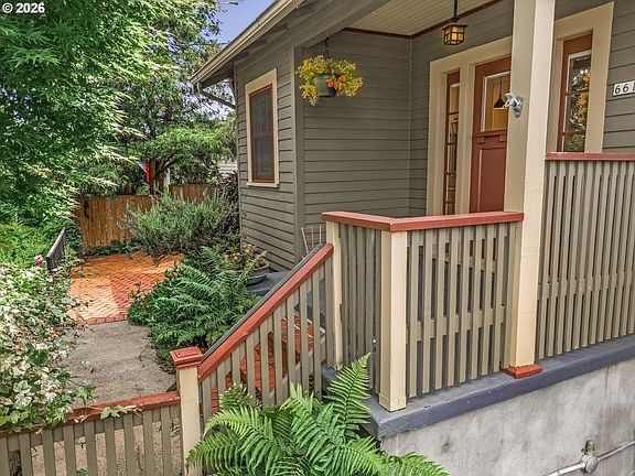3rd image of 6615 SE 22nd Ave