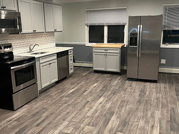 5th image of 142 Balsam Ln