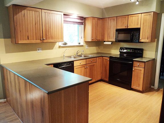 4th image of 13757 Stonehenge Ct