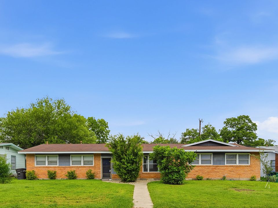 1st image of 135 Brettonwood Dr #135