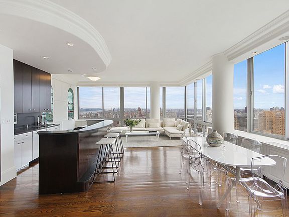 4th image of 111 W 67th St APT 43E