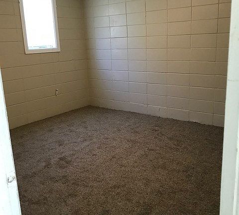 3rd image of 4017 Camellia Dr APT B8