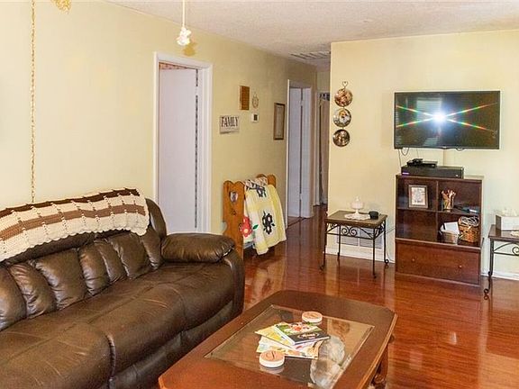 5th image of 7337 Sequoia Dr