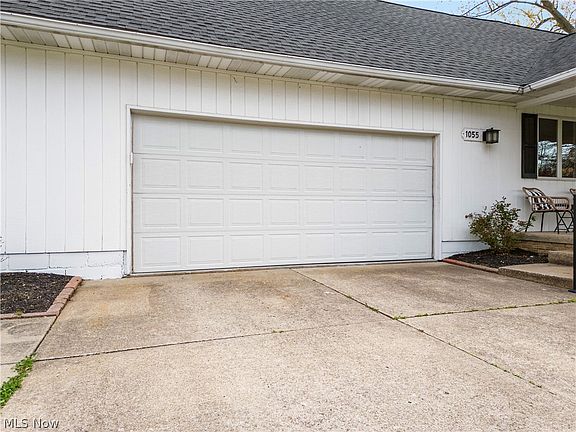 5th image of 1055 Easthill St SE