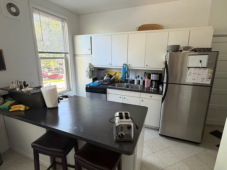 1741 W Byron St #2 — Photo 21