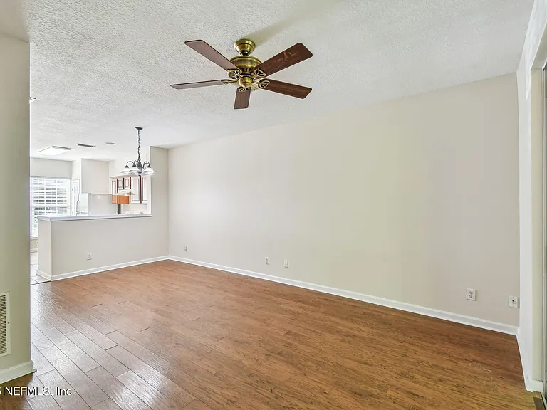 3542 Lone Tree Ln — Photo 15