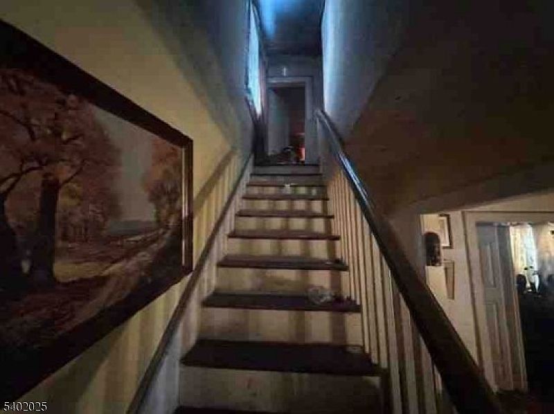 2nd image of 8 Arcadia Pl