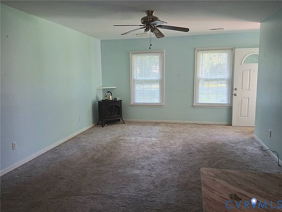 4th image of 17135 Jocasta Ave
