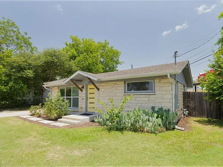 3703 Tower View Ct — Photo 2