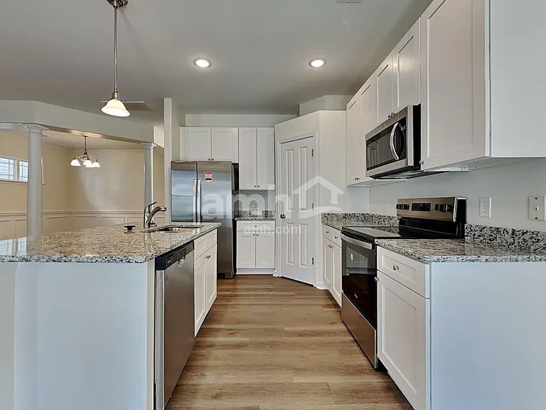 105 Summer Hill Ct — Photo 4