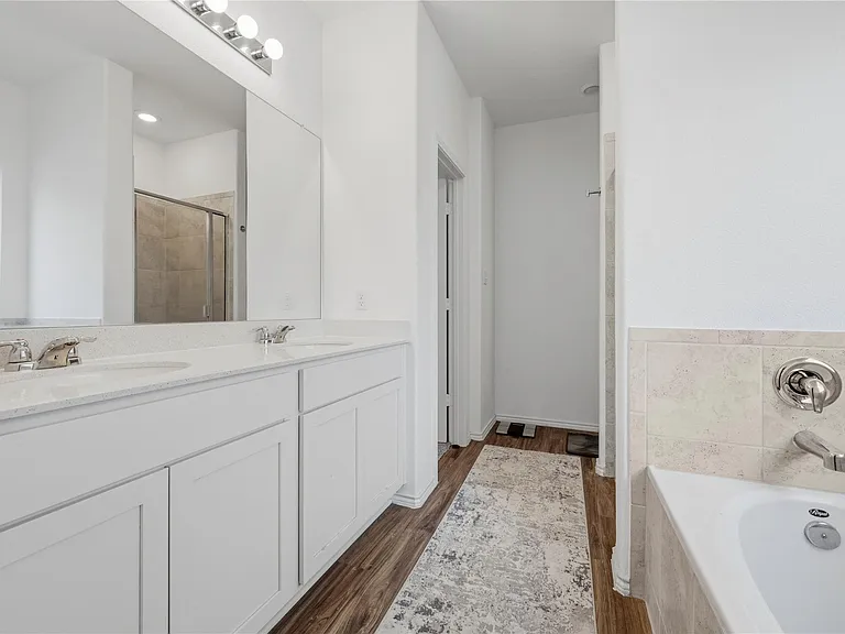 100 Wind Flower Ln — Photo 18
