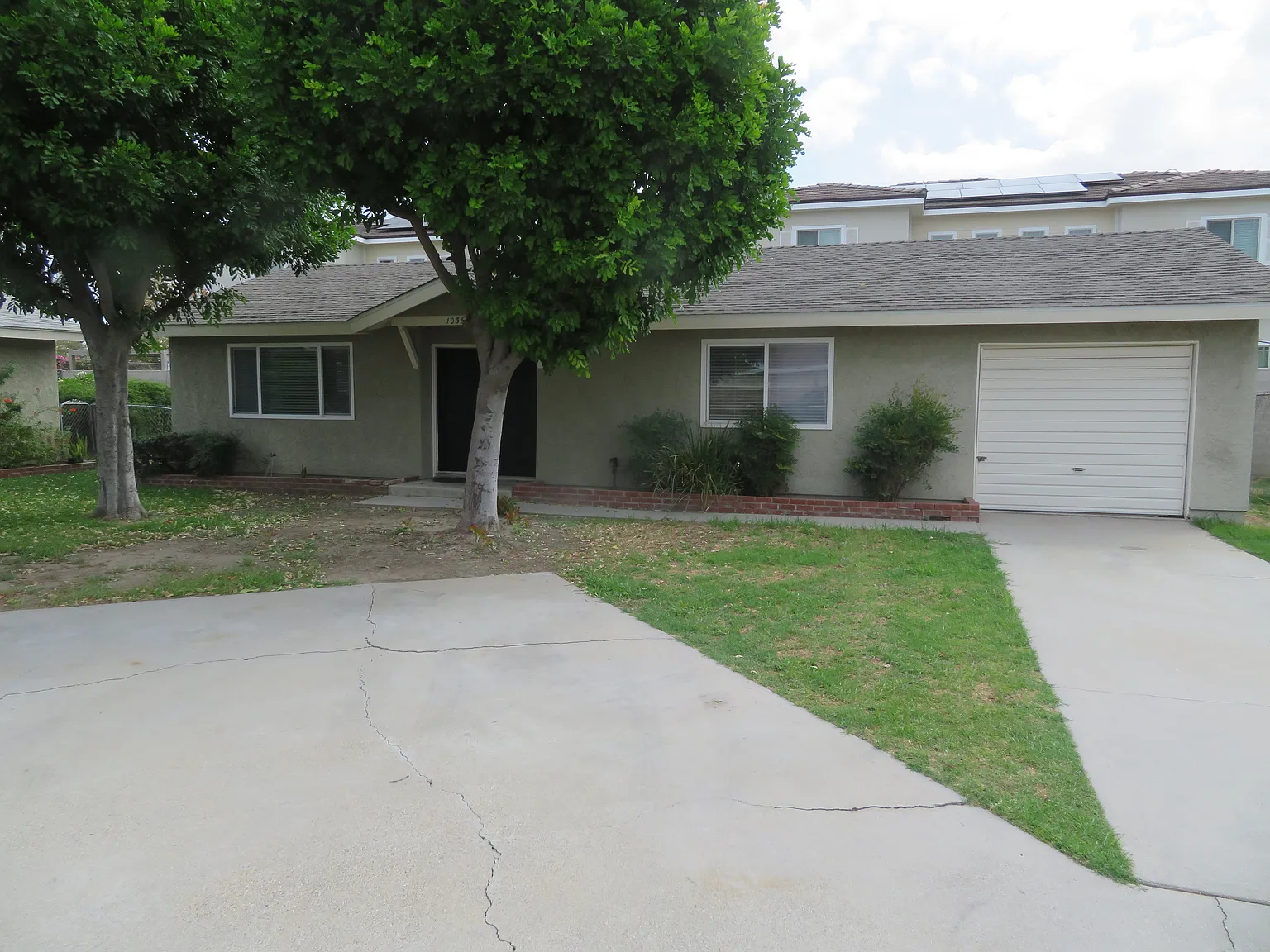 2 bed, 1050 sqft, $2,850 — Photo 1