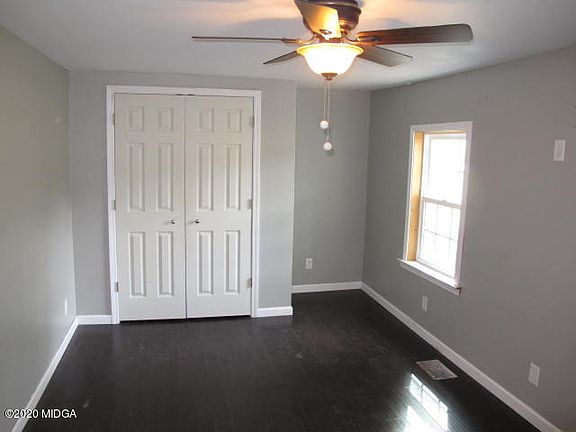 5th image of 810 Soperton Ave