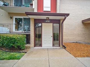 4735 W 105th St APT 104, Oak Lawn, IL 60453