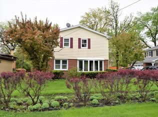 2951 Glenview Rd, Glenview, IL 60025