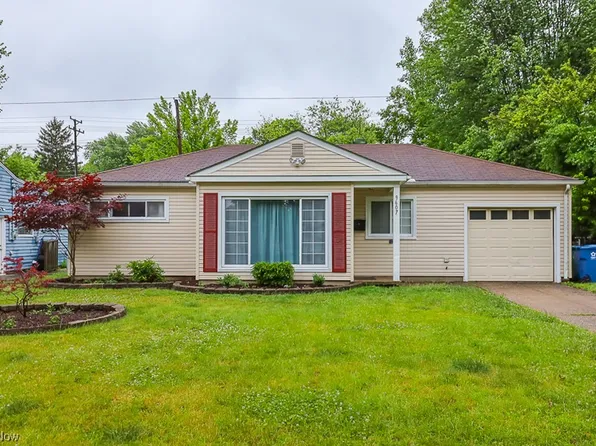 9607 Lynnhaven Rd, Parma Heights, OH 44130