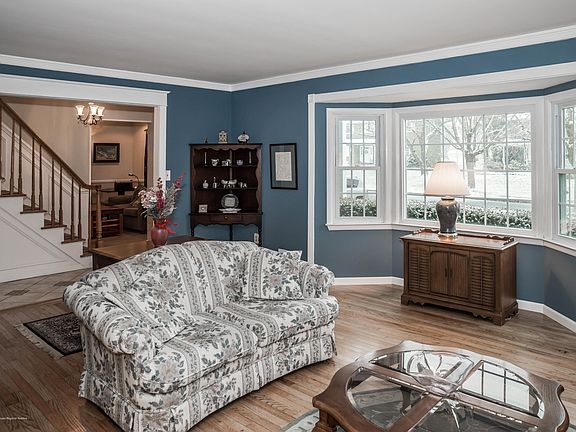 4th image of 506 Oakview Dr